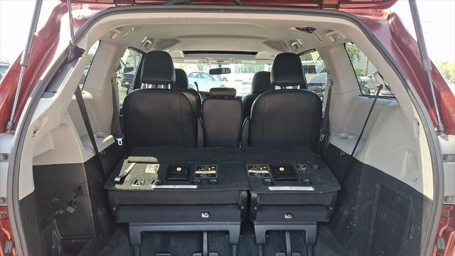 2017 Toyota Sienna SE 8-Passenger