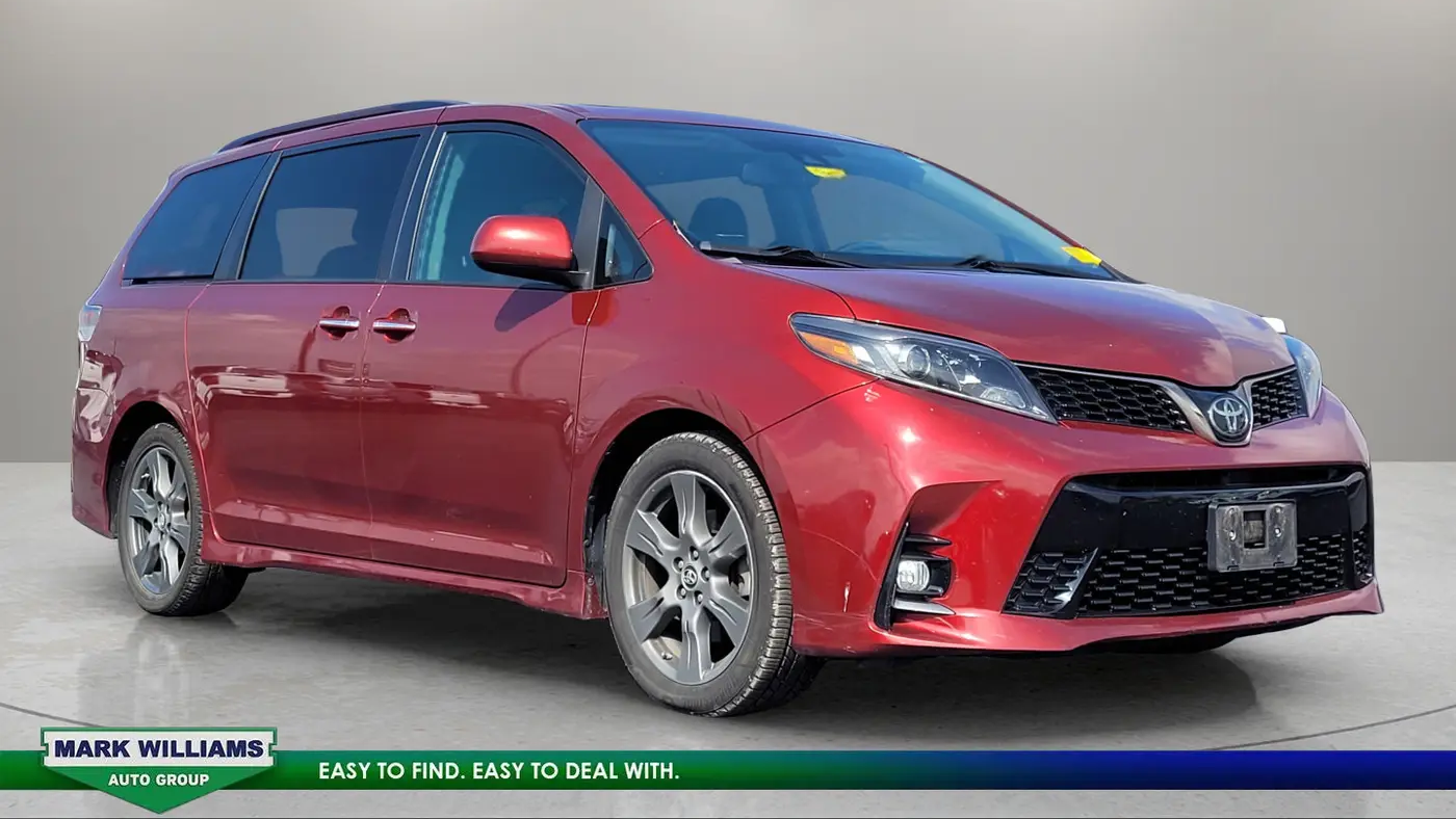 Preowned 2018 Toyota Sienna SE 8-Passenger for Sale