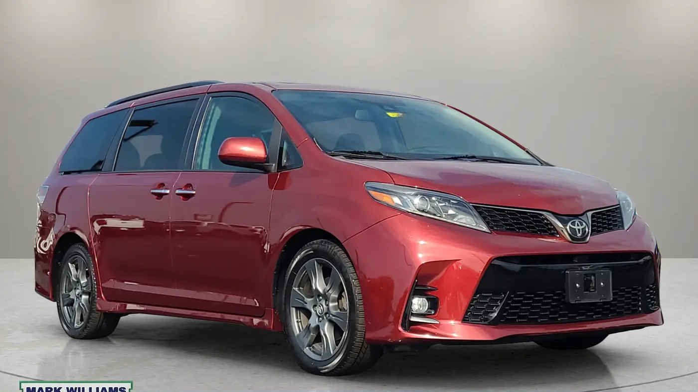Preowned 2018 Toyota Sienna SE 8-Passenger for Sale