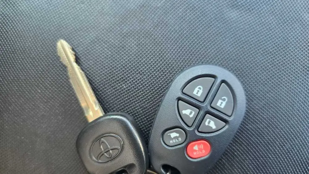 2017 Toyota Sienna SE 8-Passenger