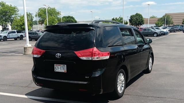 2012 Toyota Sienna XLE 7-Passenger Auto Access Seat