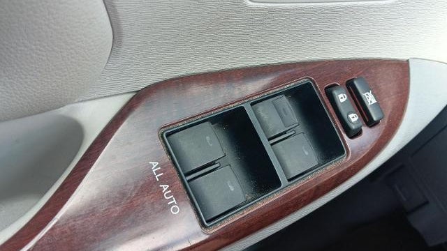 2012 Toyota Sienna XLE 7-Passenger Auto Access Seat