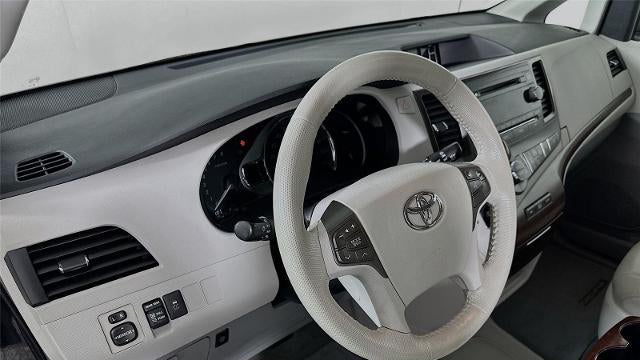 2012 Toyota Sienna XLE 7-Passenger Auto Access Seat