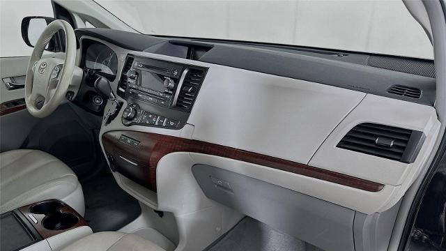 2012 Toyota Sienna XLE 7-Passenger Auto Access Seat