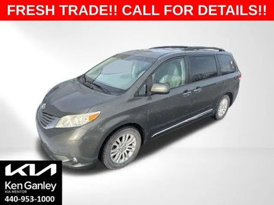 2012 Toyota Sienna XLE 7-Passenger Auto Access Seat 4DR Mini-Van