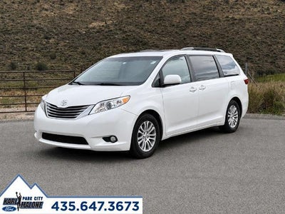 2015 Toyota Sienna XLE 7-Passenger Auto Access Seat 4DR Mini-Van