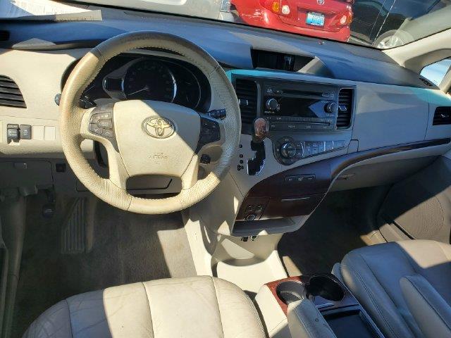 2011 Toyota Sienna - $4,986
