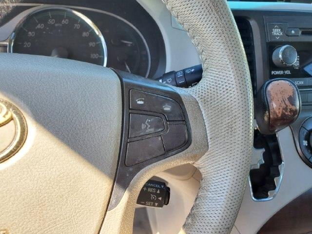 2011 Toyota Sienna - $4,986