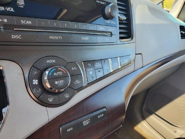 2011 Toyota Sienna - $4,986