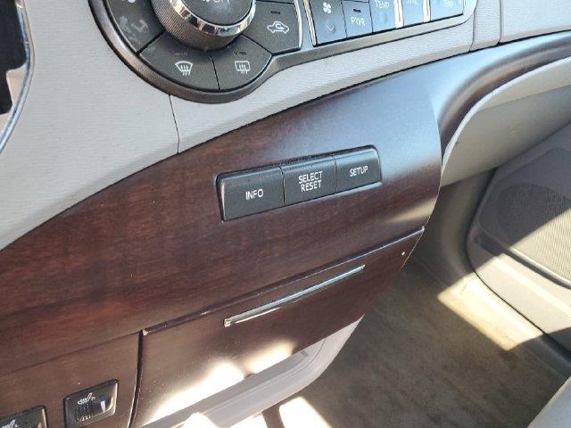 2011 Toyota Sienna - $4,986