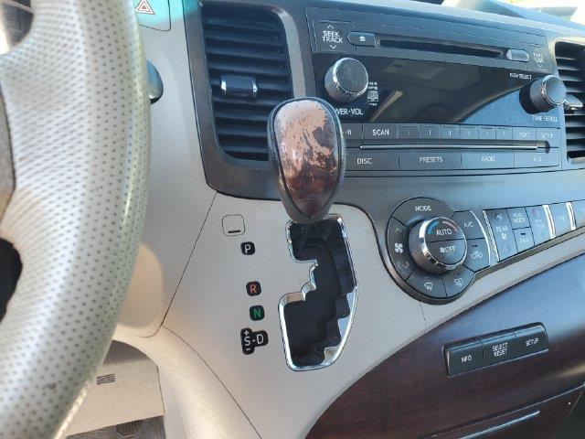 2011 Toyota Sienna - $4,986