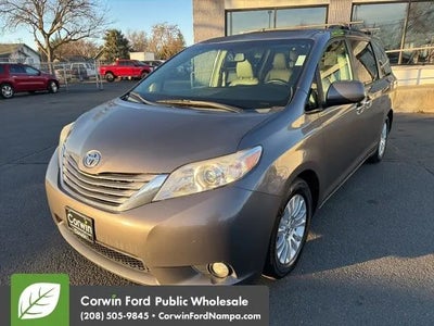 2015 Toyota Sienna XLE 7-Passenger Auto Access Seat 4DR Mini-Van