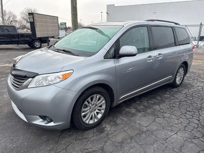 2011 Toyota Sienna XLE 8-Passenger 4DR Mini-Van