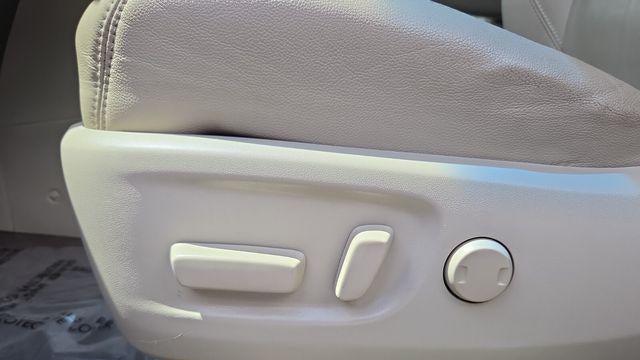 2015 Toyota Sienna XLE 7-Passenger Auto Access Seat