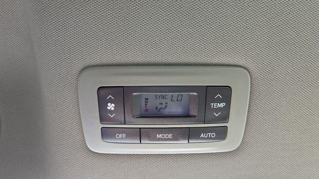 2015 Toyota Sienna XLE 7-Passenger Auto Access Seat