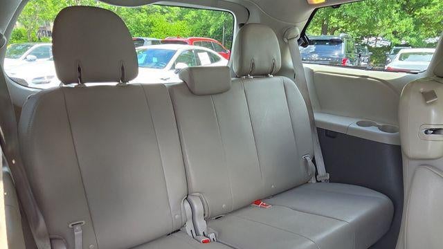 2015 Toyota Sienna XLE 7-Passenger Auto Access Seat