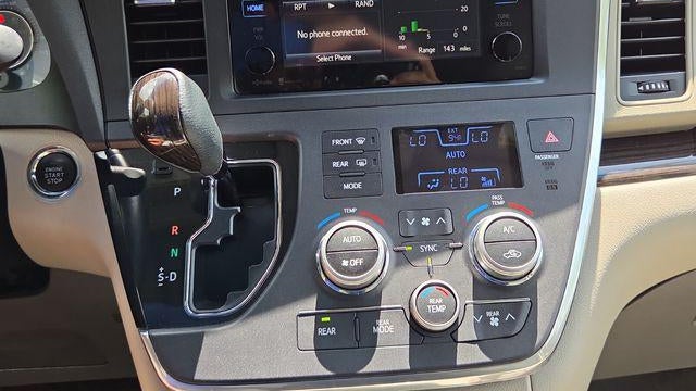2015 Toyota Sienna XLE 7-Passenger Auto Access Seat