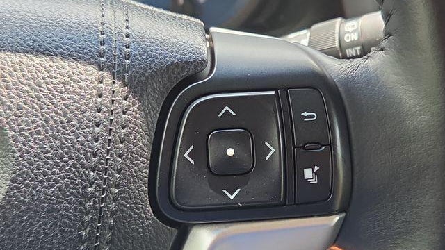 2015 Toyota Sienna XLE 7-Passenger Auto Access Seat