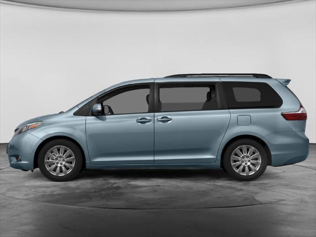 2015 Toyota Sienna - $9,995