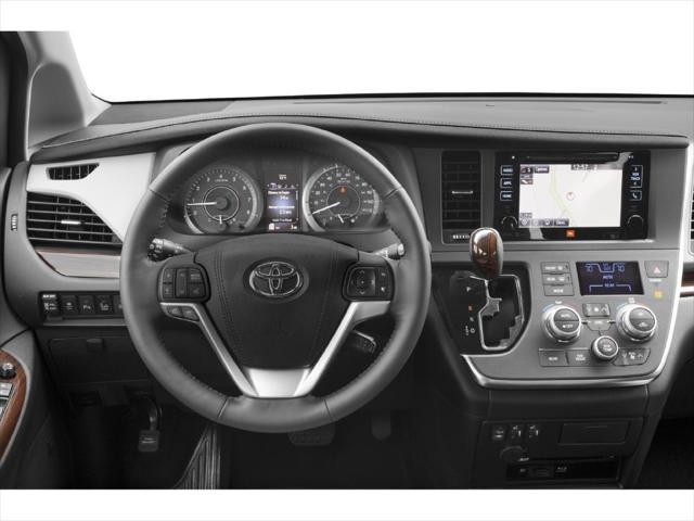 2015 Toyota Sienna - $9,995
