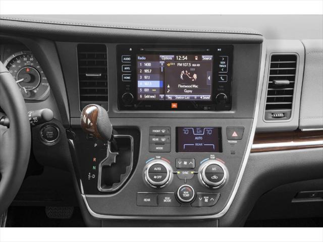 2015 Toyota Sienna - $9,995