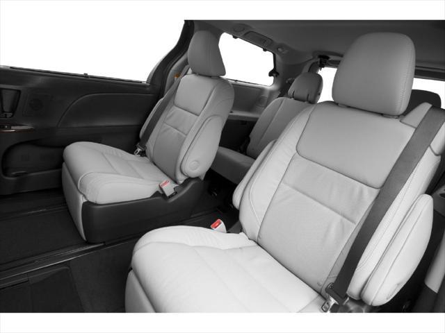 2015 Toyota Sienna - $9,995
