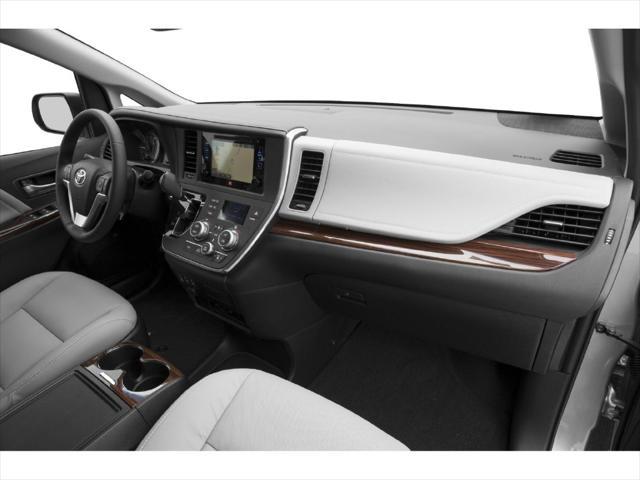 2015 Toyota Sienna - $9,995