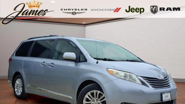 Preowned 2013 Toyota Sienna XLE 7-Passenger Auto Access Seat for Sale