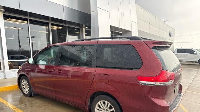 2013 Toyota Sienna XLE 7-Passenger Auto Access Seat