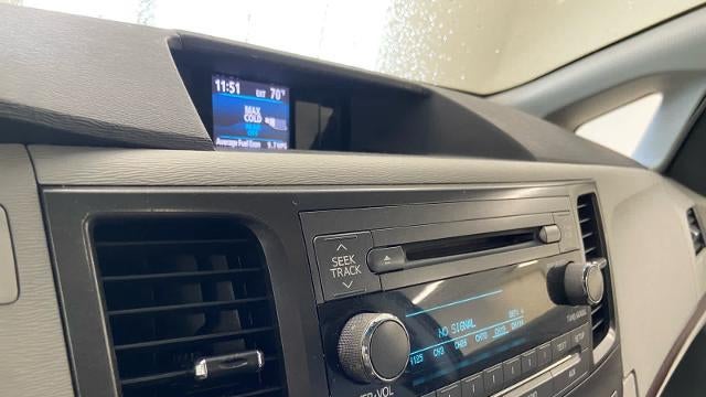 2013 Toyota Sienna XLE 7-Passenger Auto Access Seat