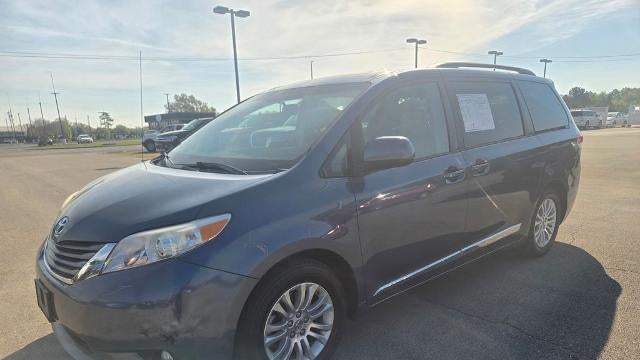 Preowned 2014 Toyota Sienna XLE 7-Passenger Auto Access Seat for Sale