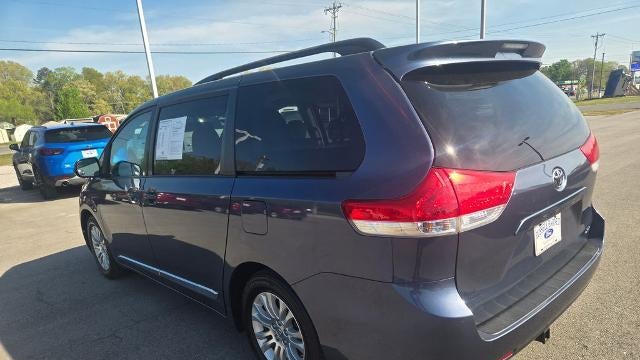 2014 Toyota Sienna XLE 7-Passenger Auto Access Seat