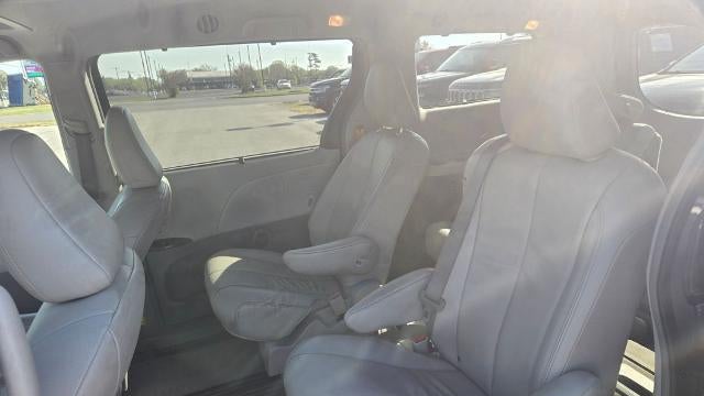 2014 Toyota Sienna XLE 7-Passenger Auto Access Seat
