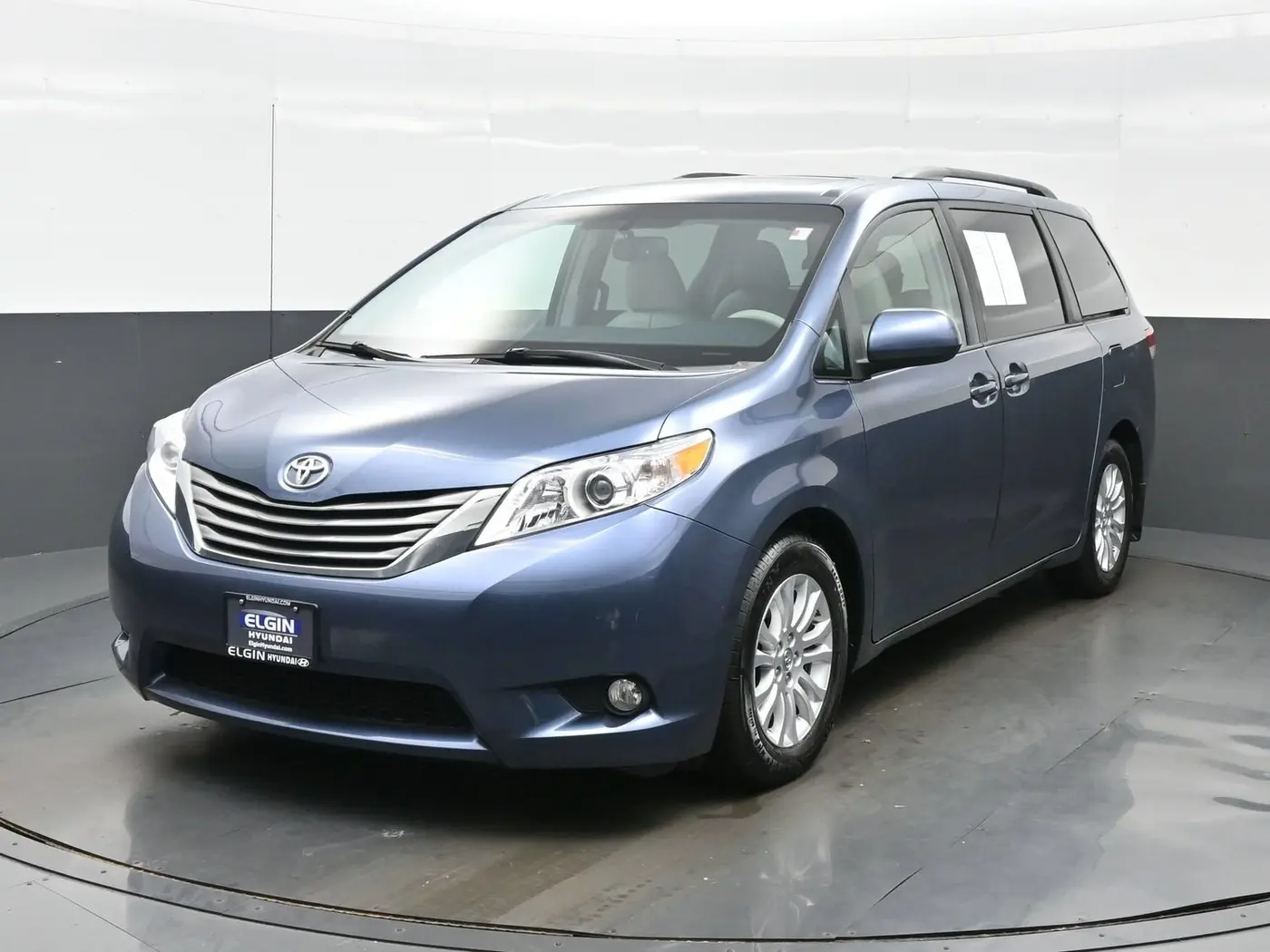 2014 Toyota Sienna - $15,461