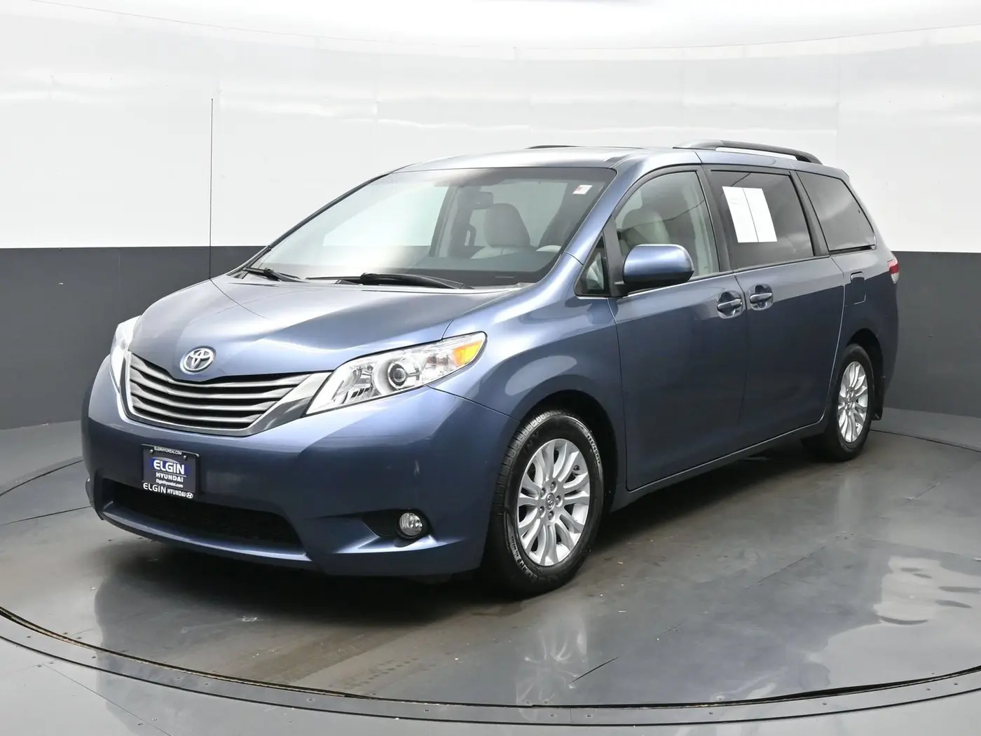 2014 Toyota Sienna - $15,461