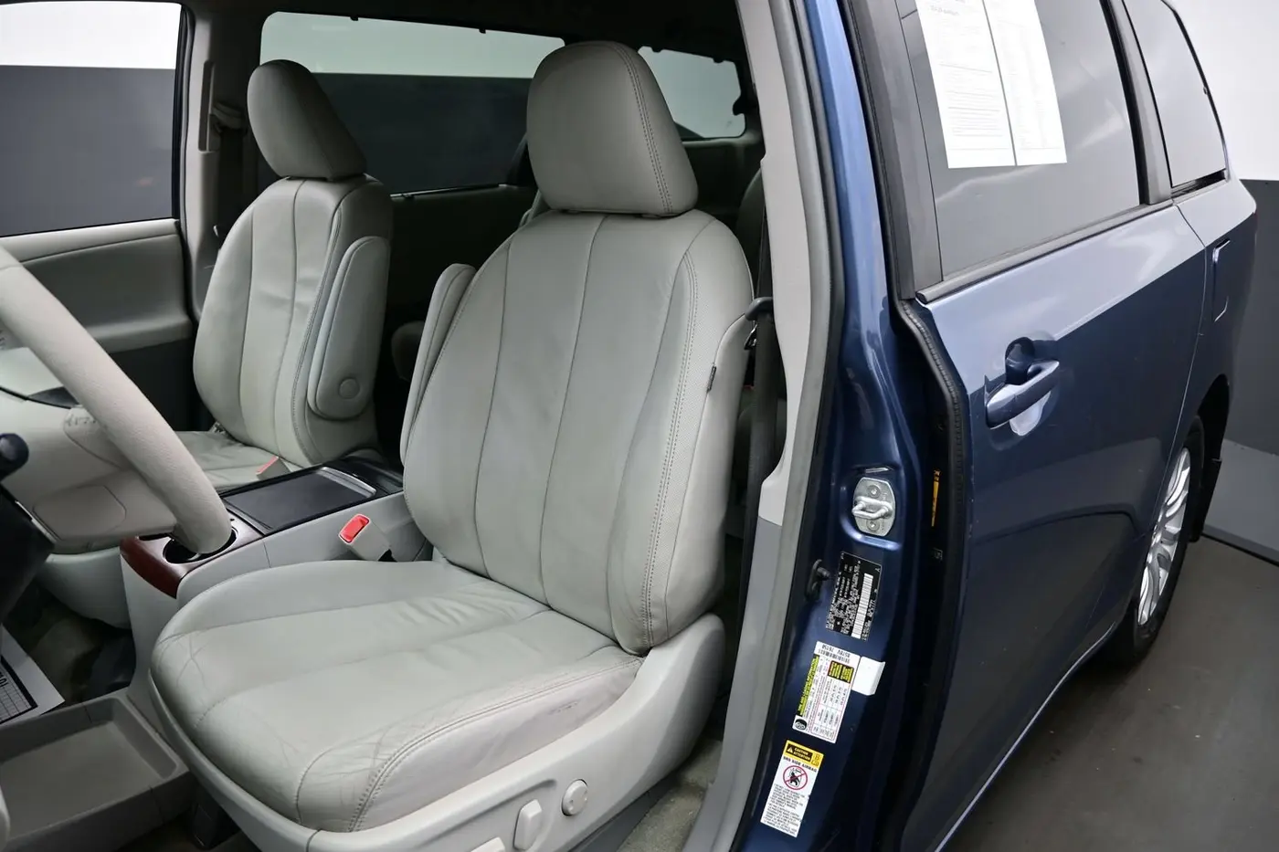 2014 Toyota Sienna - $15,461
