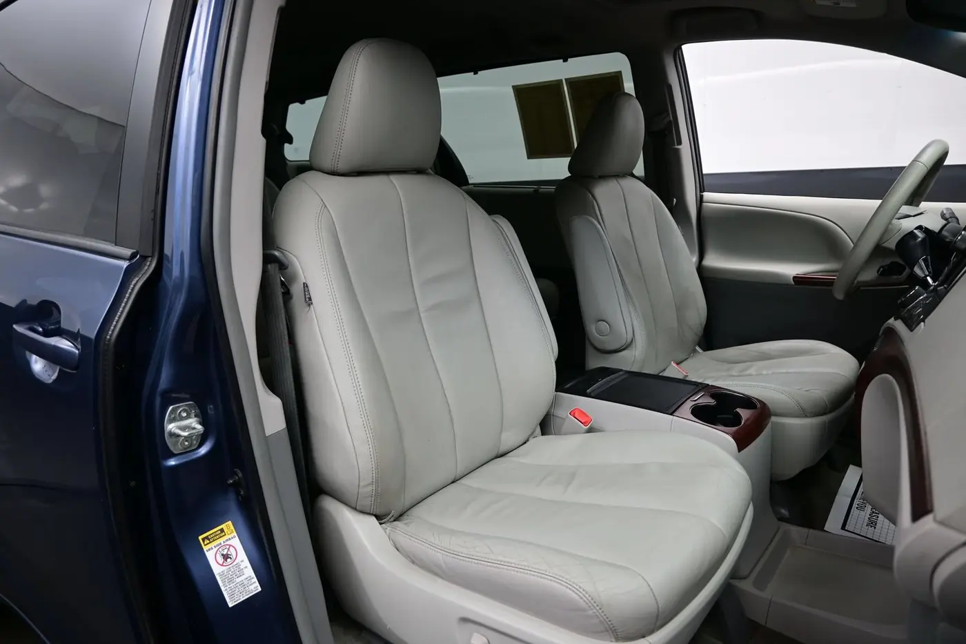 2014 Toyota Sienna - $15,461