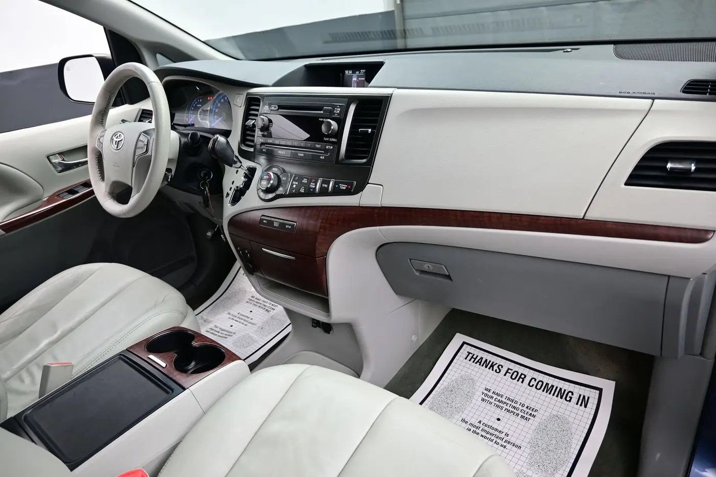 2014 Toyota Sienna - $15,461