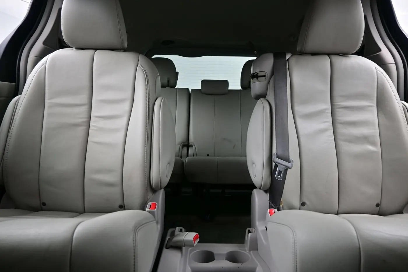 2014 Toyota Sienna - $15,461