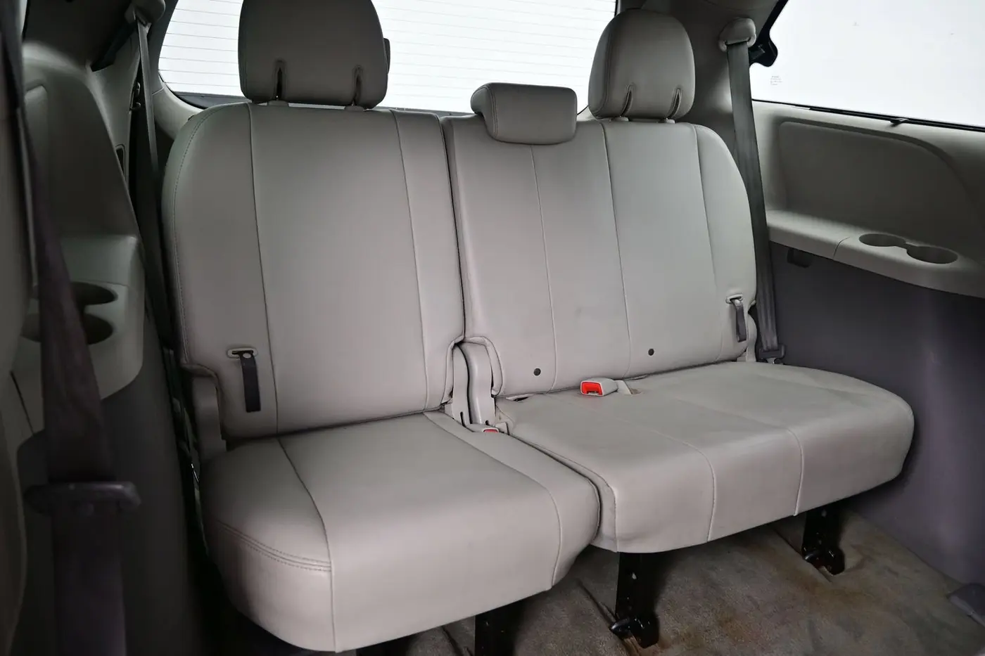 2014 Toyota Sienna - $15,461