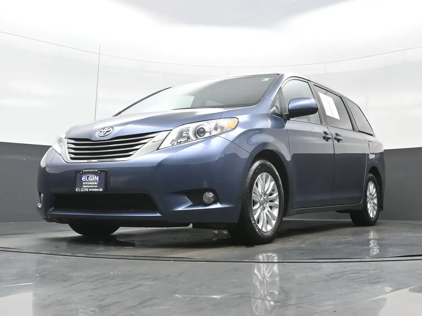 2014 Toyota Sienna - $15,461