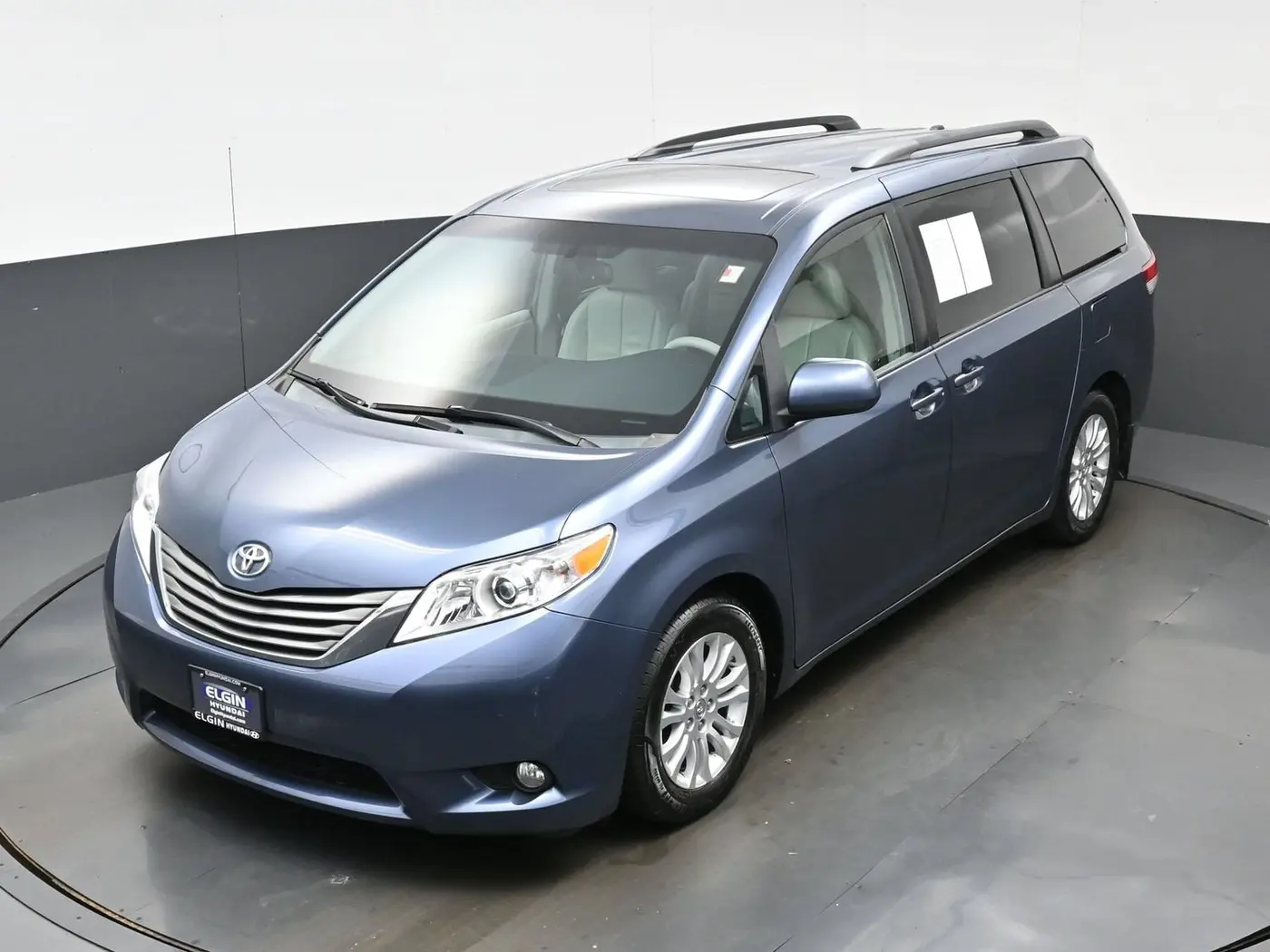 2014 Toyota Sienna - $15,461