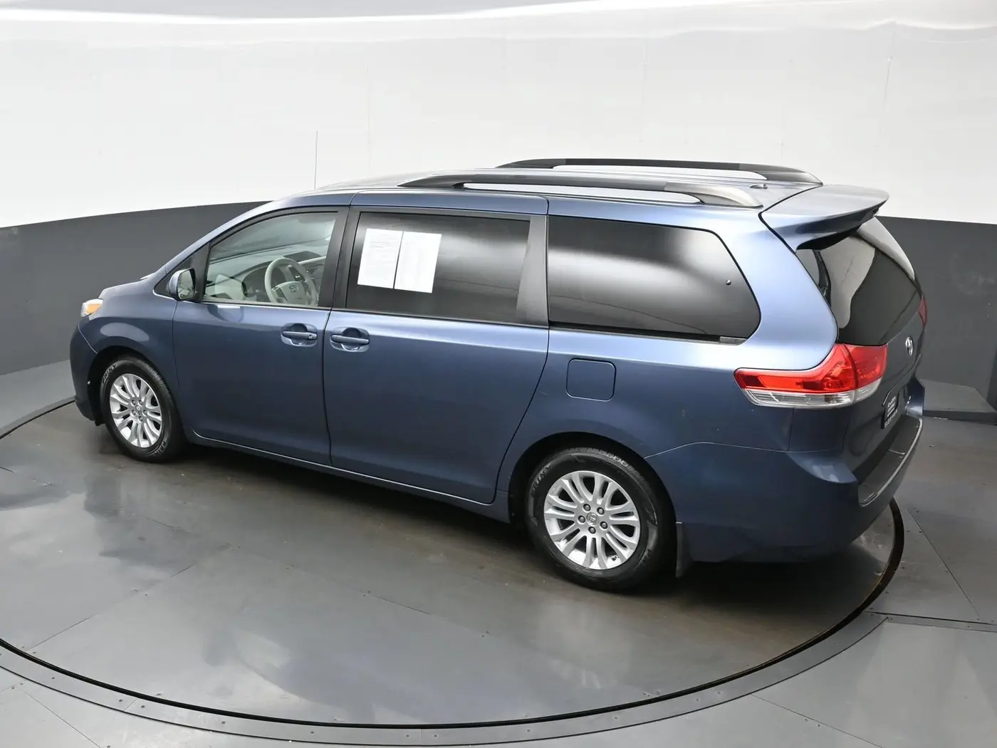 2014 Toyota Sienna - $15,461