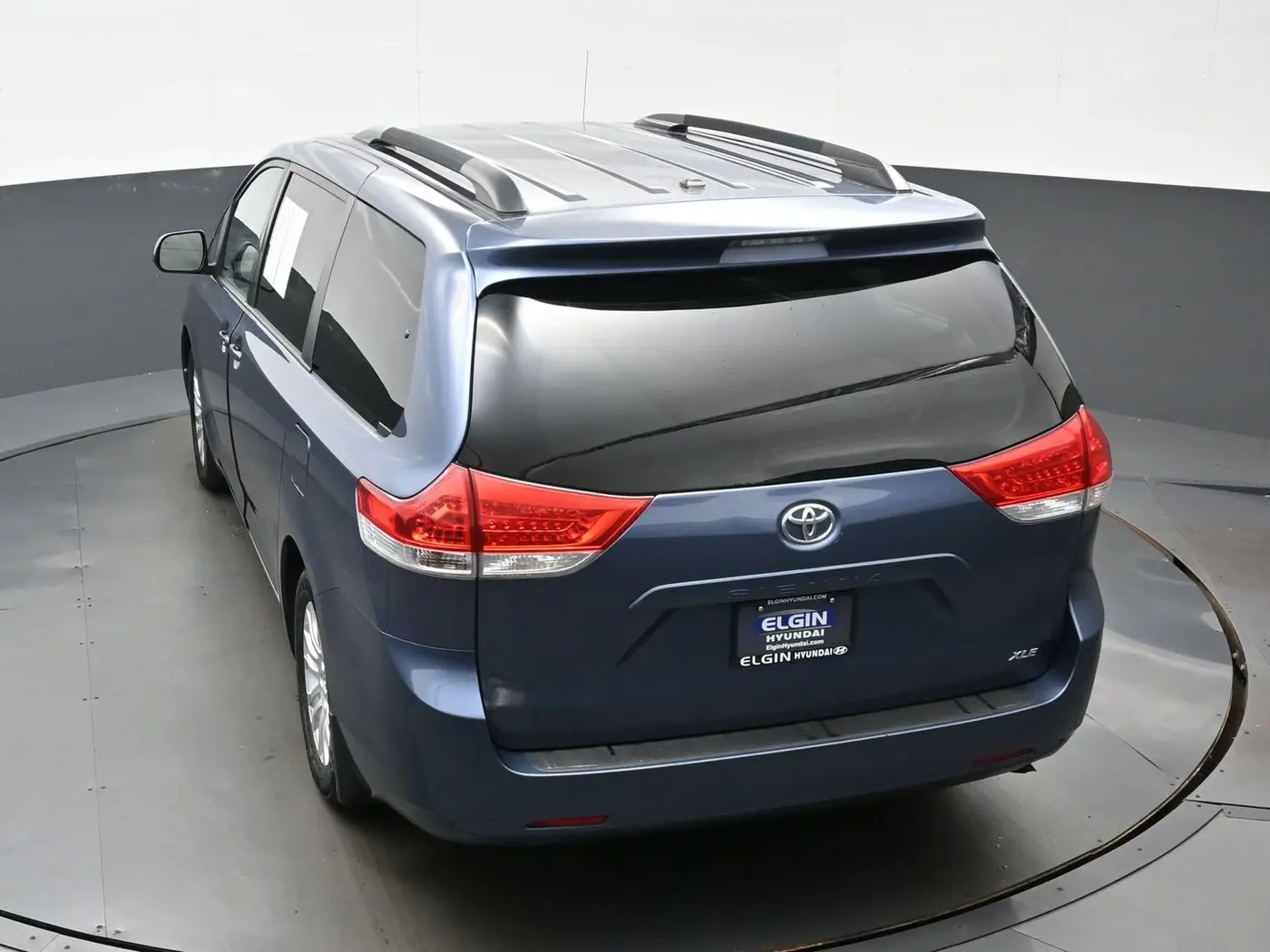 2014 Toyota Sienna - $15,461