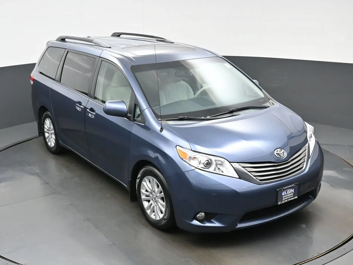 2014 Toyota Sienna - $15,461