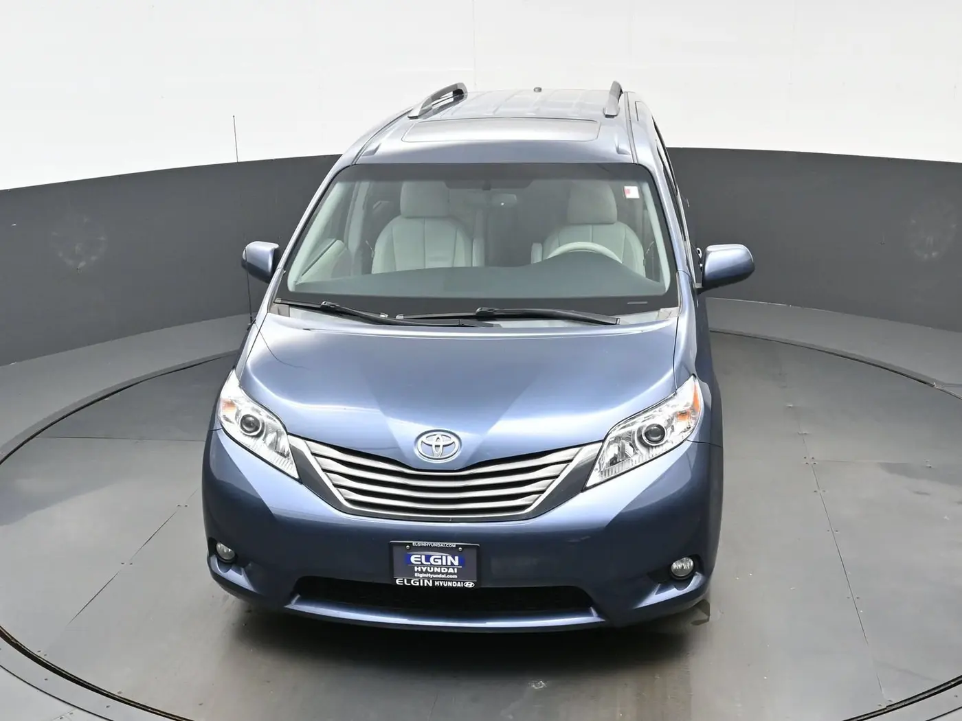 2014 Toyota Sienna - $15,461