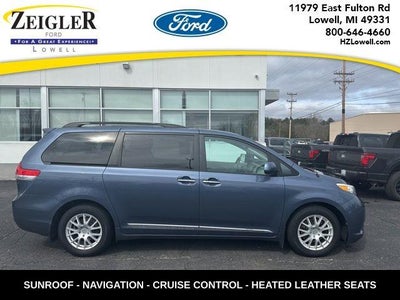 2013 Toyota Sienna XLE 7-Passenger Auto Access Seat 4DR Mini-Van
