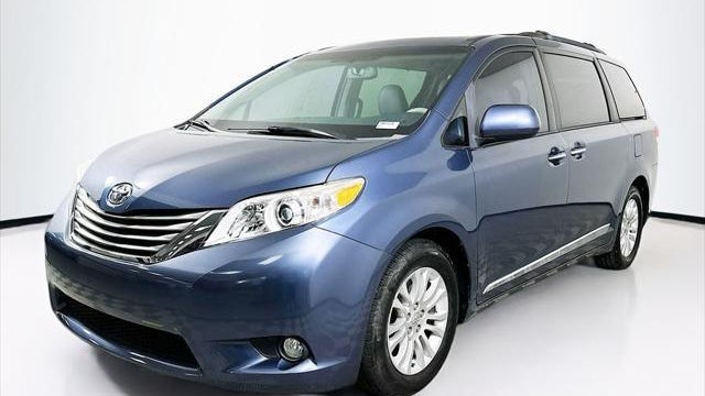 Preowned 2013 Toyota Sienna XLE 7-Passenger Auto Access Seat for Sale