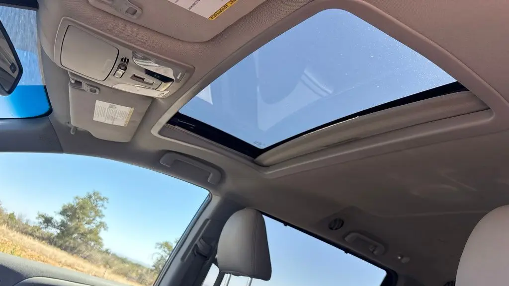 2015 Toyota Sienna XLE 7-Passenger Auto Access Seat