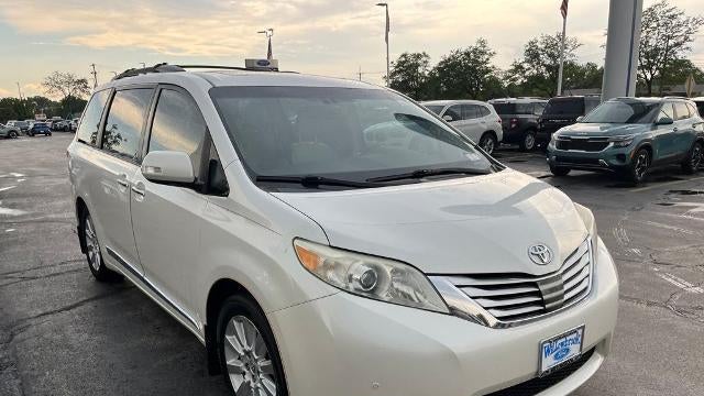 2013 Toyota Sienna XLE 7-Passenger Auto Access Seat
